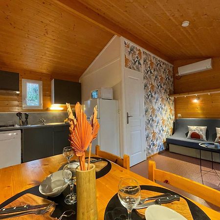Village de Chalets Camping Bois Simonet Joyeuse Extérieur photo