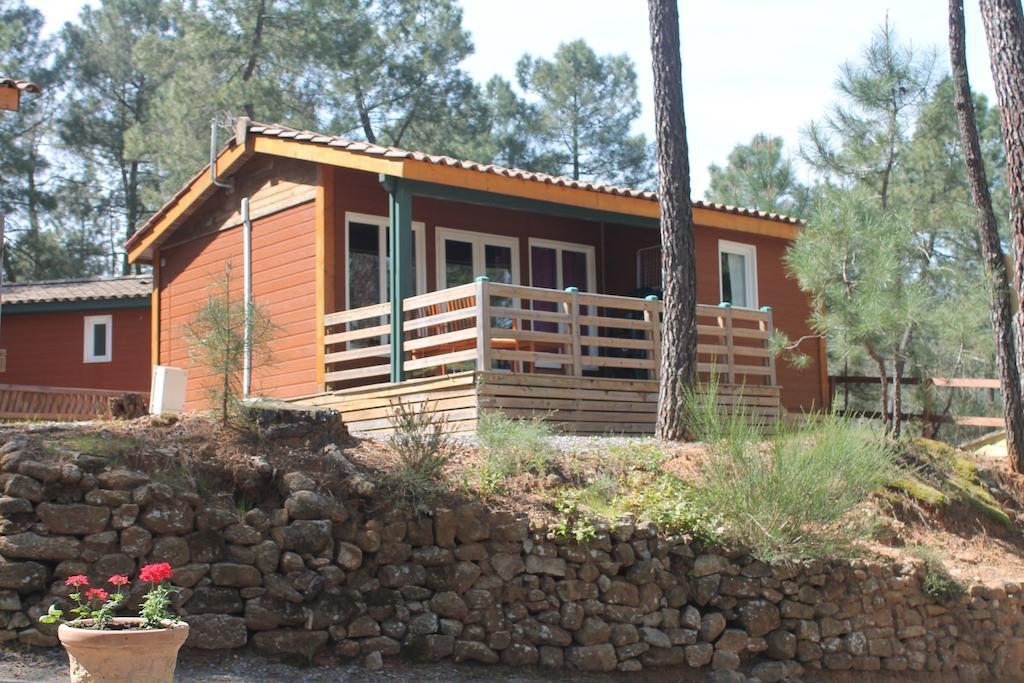 Village de Chalets Camping Bois Simonet Joyeuse Extérieur photo