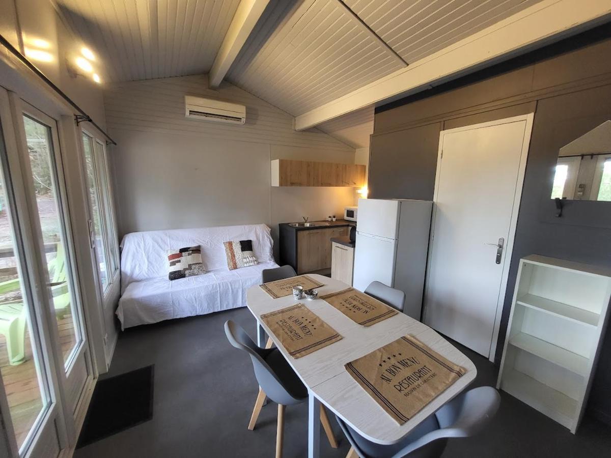 Village de Chalets Camping Bois Simonet Joyeuse Extérieur photo