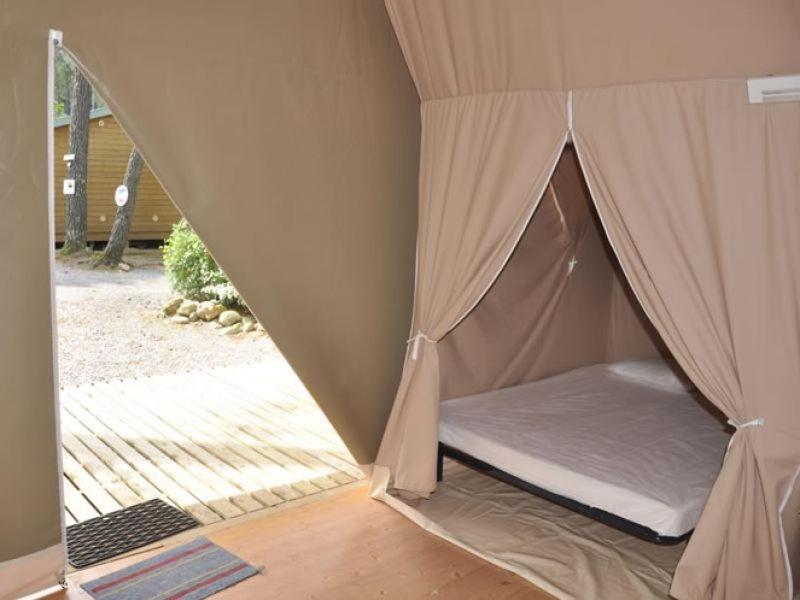 Village de Chalets Camping Bois Simonet Joyeuse Extérieur photo