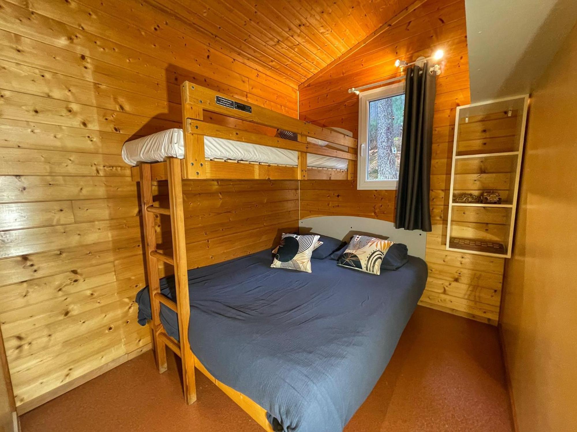 Village de Chalets Camping Bois Simonet Joyeuse Extérieur photo