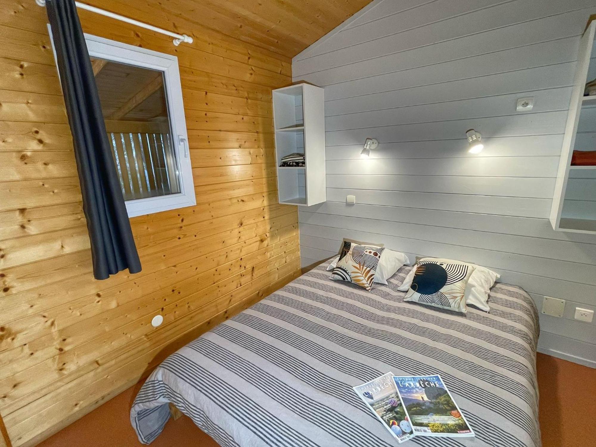 Village de Chalets Camping Bois Simonet Joyeuse Extérieur photo