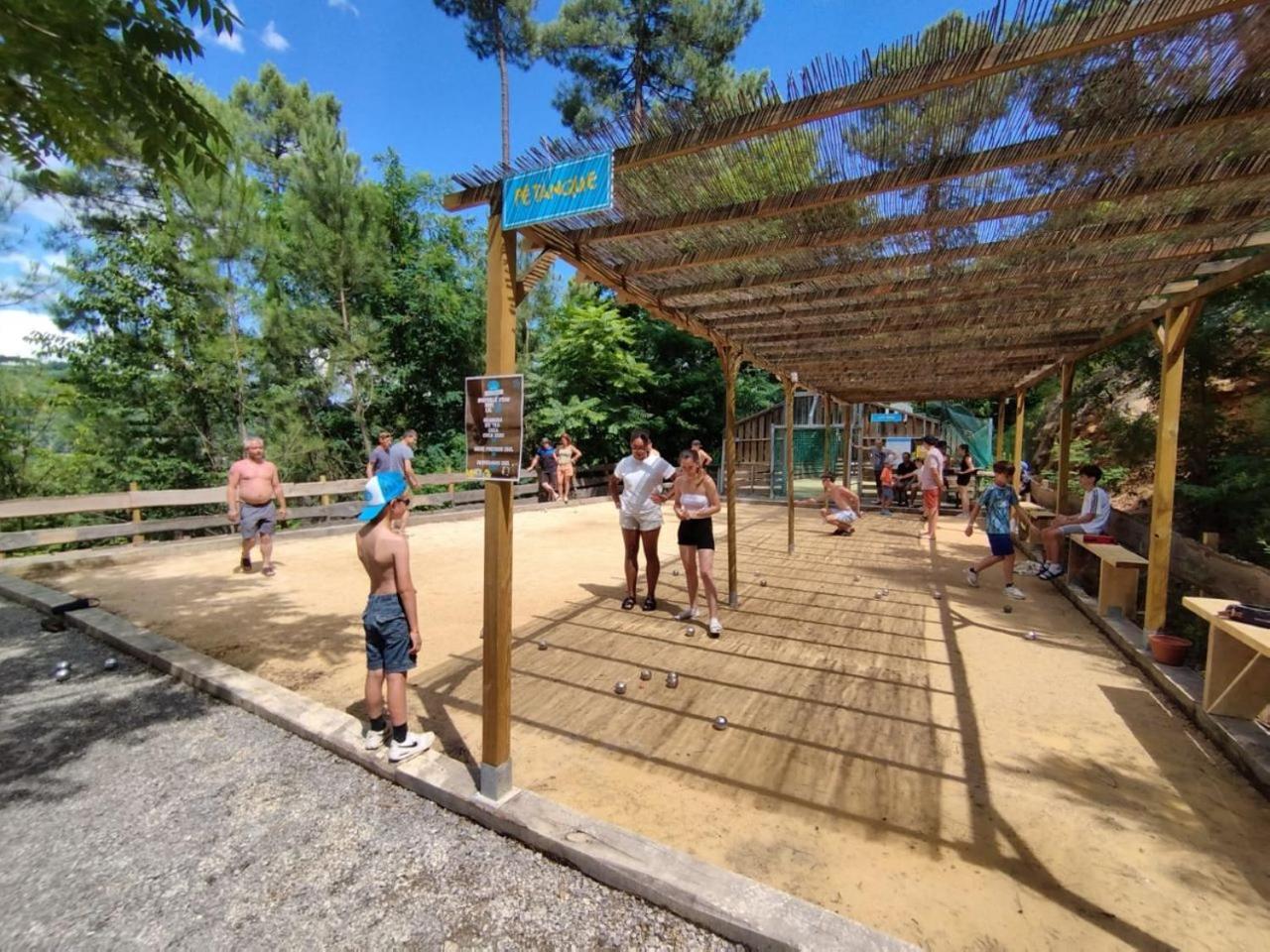 Village de Chalets Camping Bois Simonet Joyeuse Extérieur photo