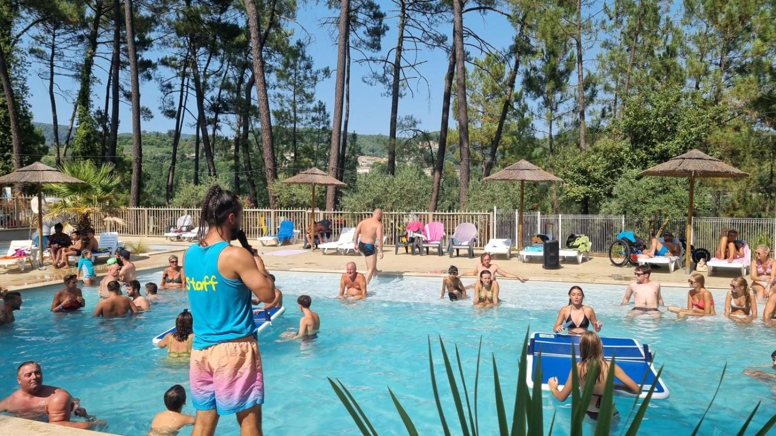 Village de Chalets Camping Bois Simonet Joyeuse Extérieur photo